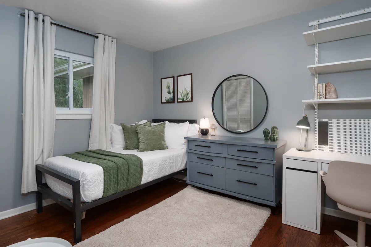 Flexible guest bedroom with twin bed, Princeton NJ rental home